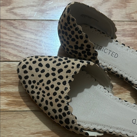 Restricted Women's Spotted Tan and Black Flats - Picture 2 of 4